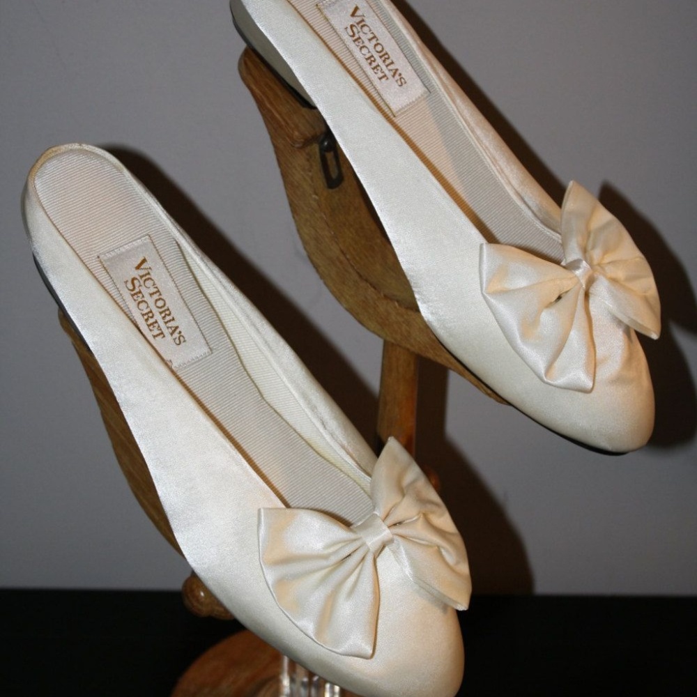 VINTAGE RARE VICTORIA'S SECRET SATIN MULE SLIPPERS